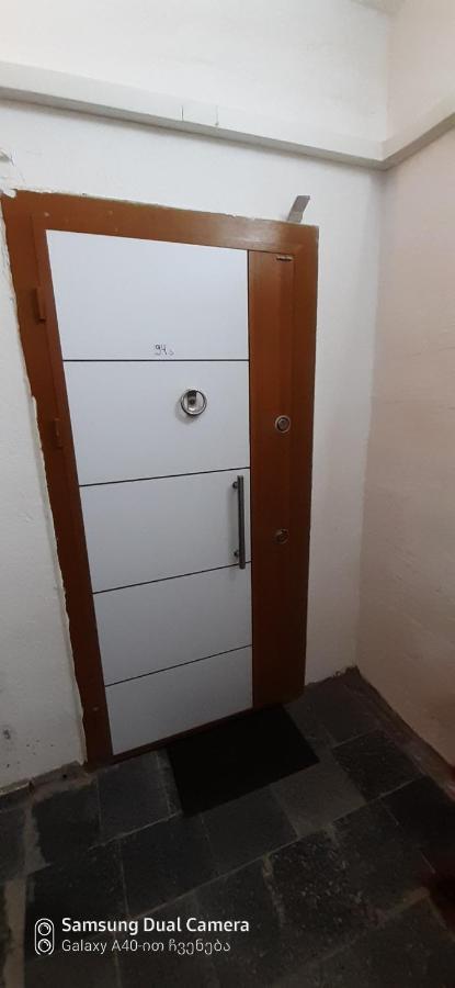 Appartement Parkside Apartament à Batoumi Extérieur photo
